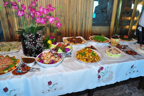 Sunday Buffet at Bay Lodge